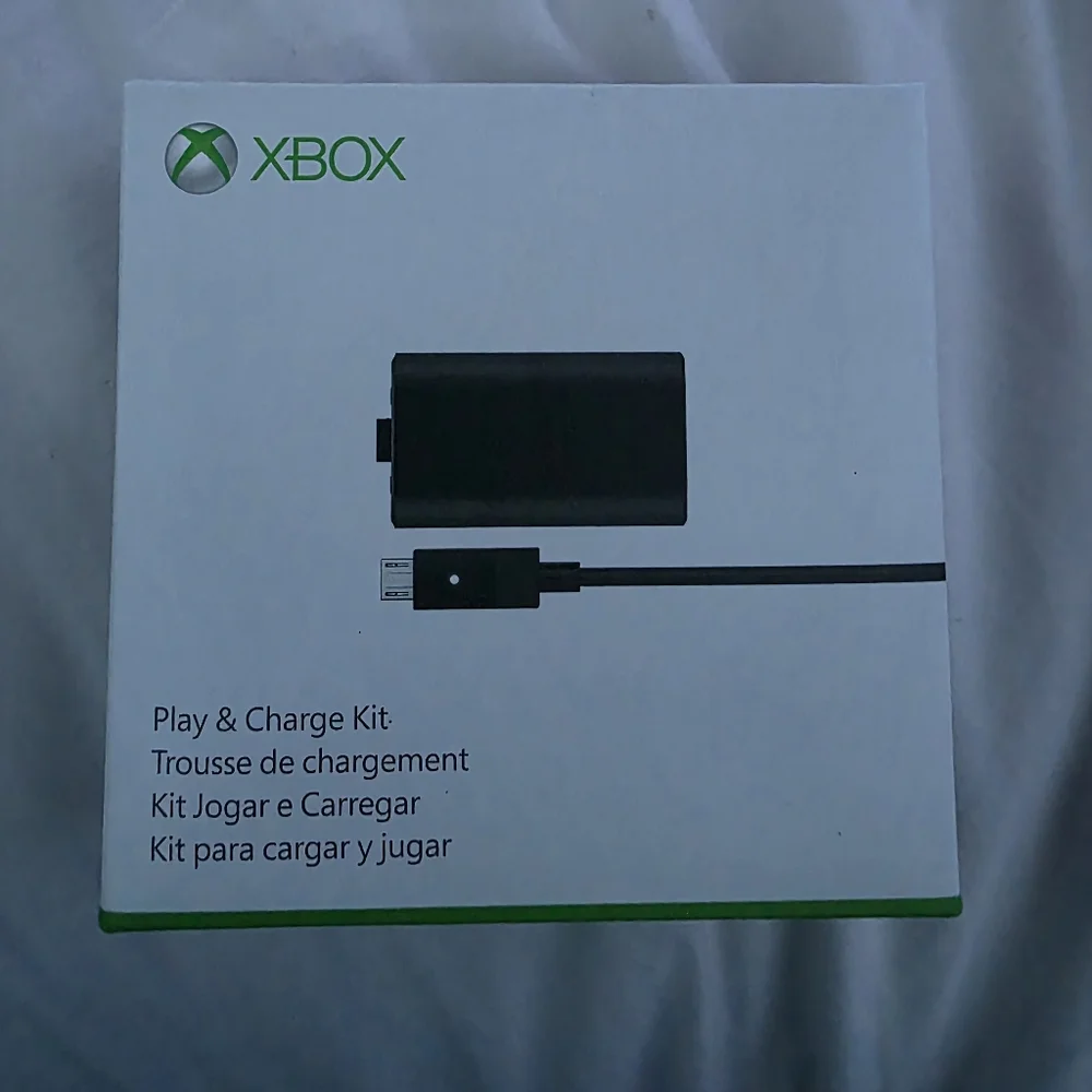Xbox Play& Charge Kit